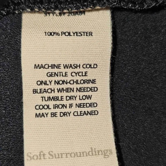 NWT Soft Surroundings Womens Black Pleated V Neck Akira Blouse Medium - Picture 5 of 5